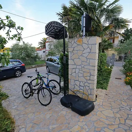 Ruzica Zadar-diklo Ζαντάρ